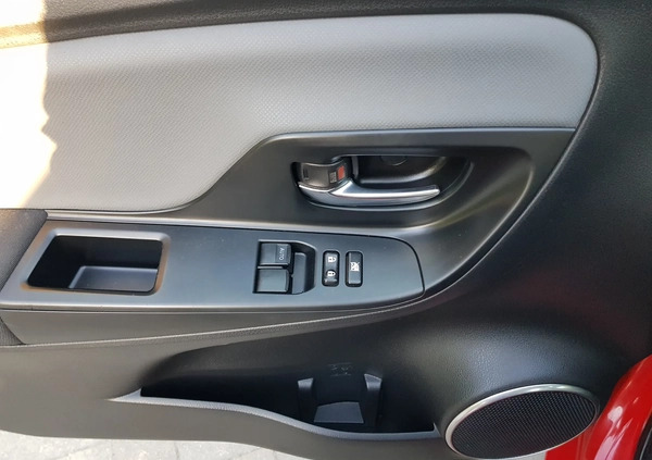 Toyota Yaris cena 38300 przebieg: 123000, rok produkcji 2015 z Chodzież małe 211